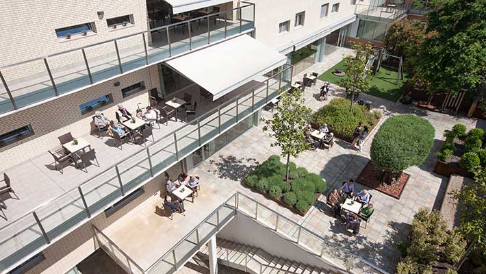 MGS Seniors Sabadell - Allegra — Exterior