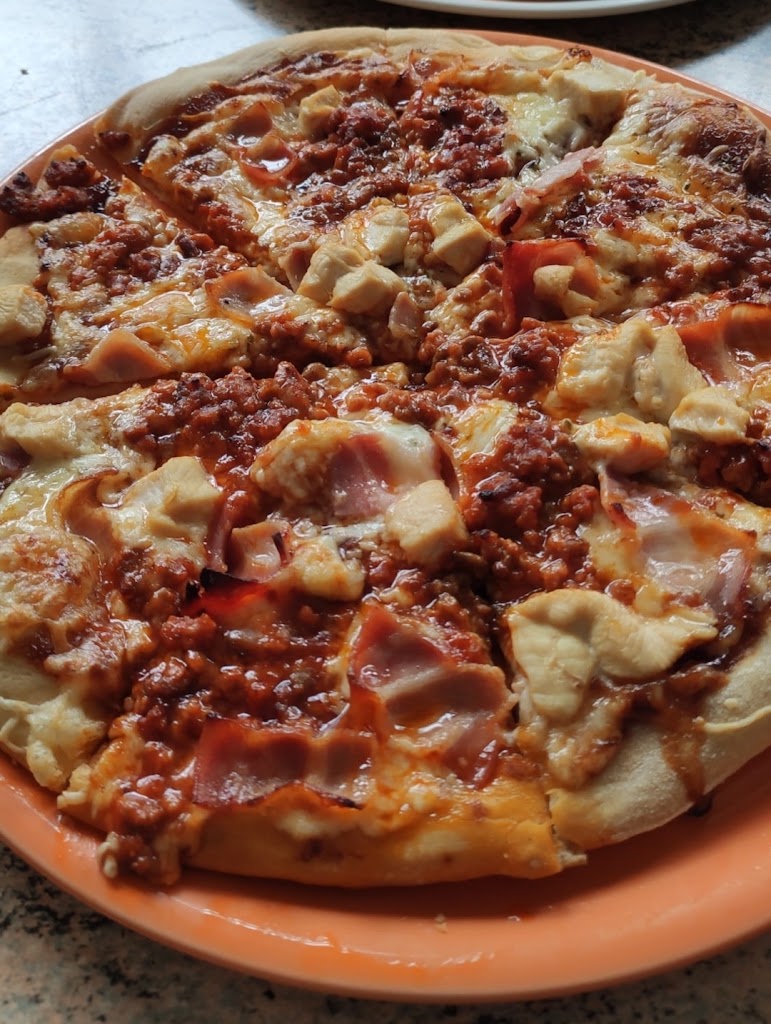 Restaurant Pizzeria Vilchez — Comida y bebida