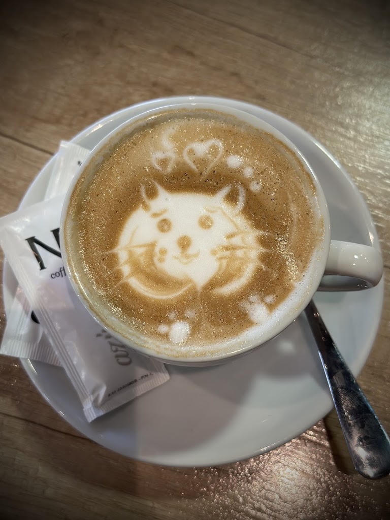 KOFI Cafe Bar — Comida y bebida