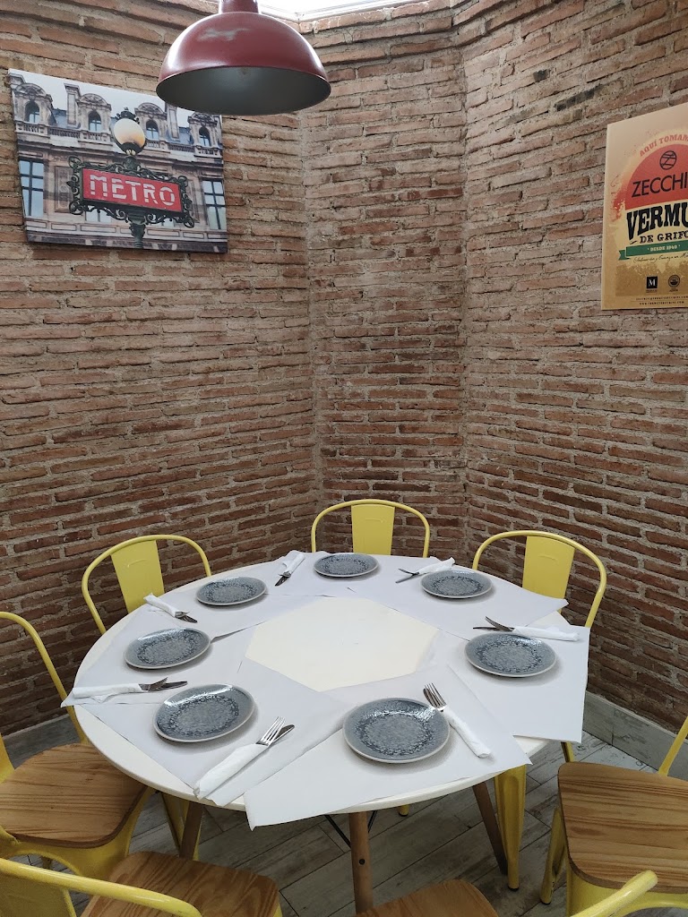 La Taska Del Informal — Ambiente