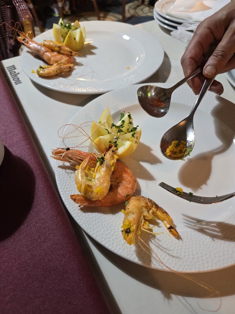 Sunset Taurito Restaurant & Beach Bar — Comida y bebida