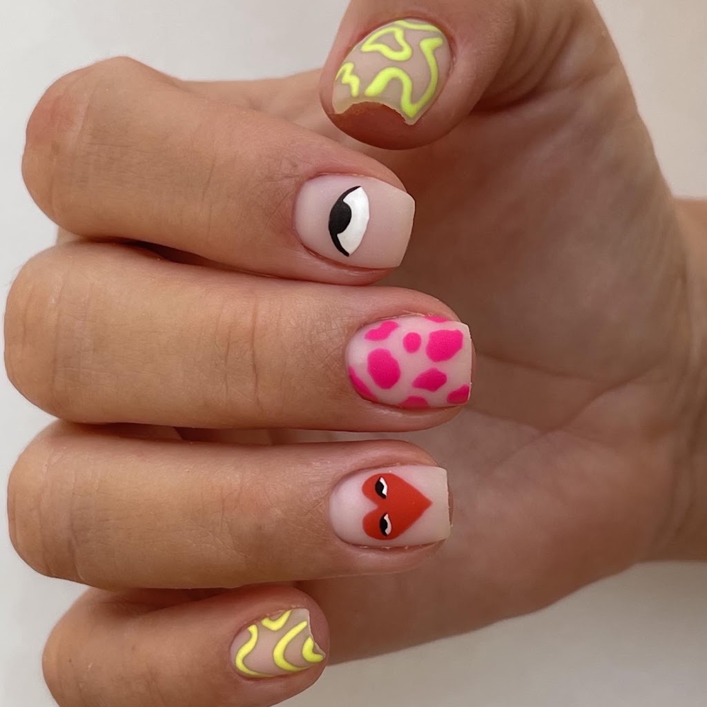 Naz Nails Bar — Del propietario
