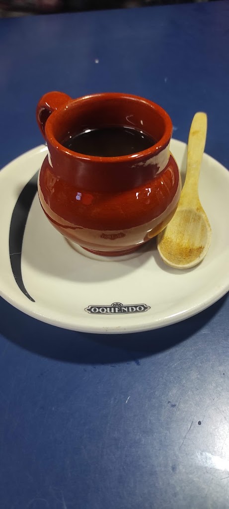 Centro De Leon Y Castilla — Comida y bebida