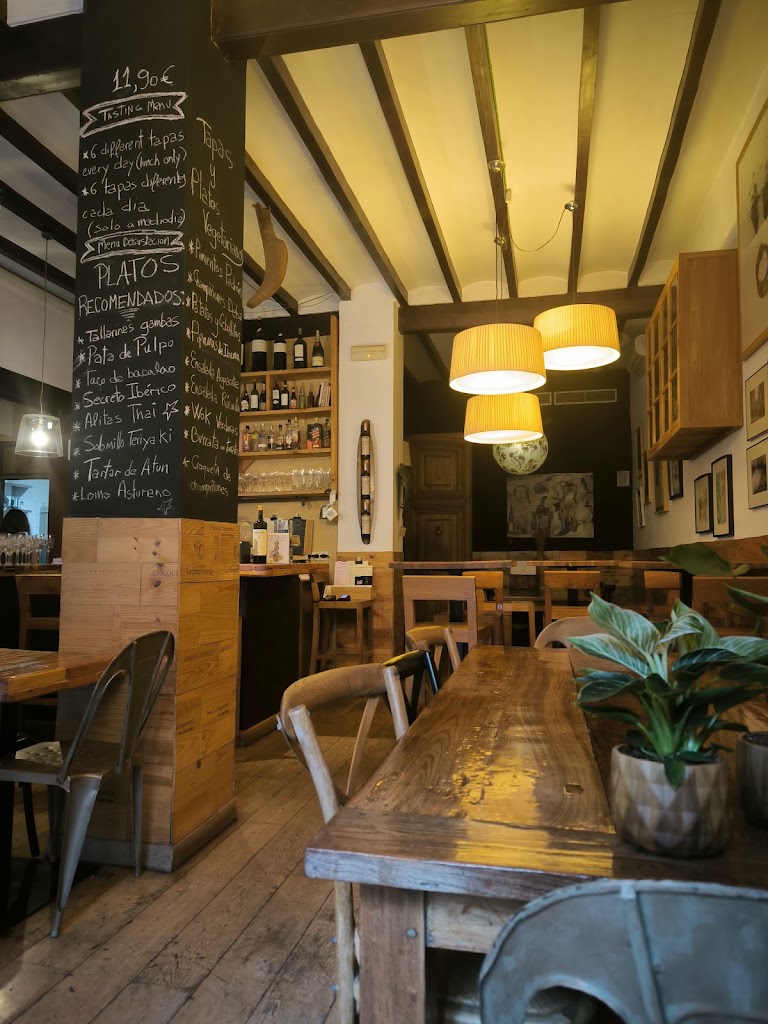 La Trastienda Wine Bar — Ambiente