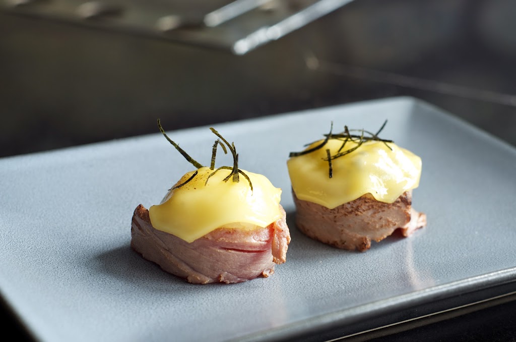 Restaurante Overseas — Comida y bebida
