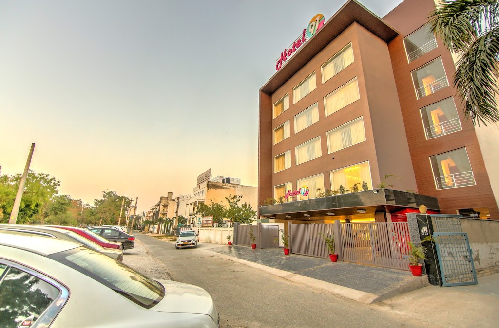 Hotel 91 Huda City Centre Gurgaon