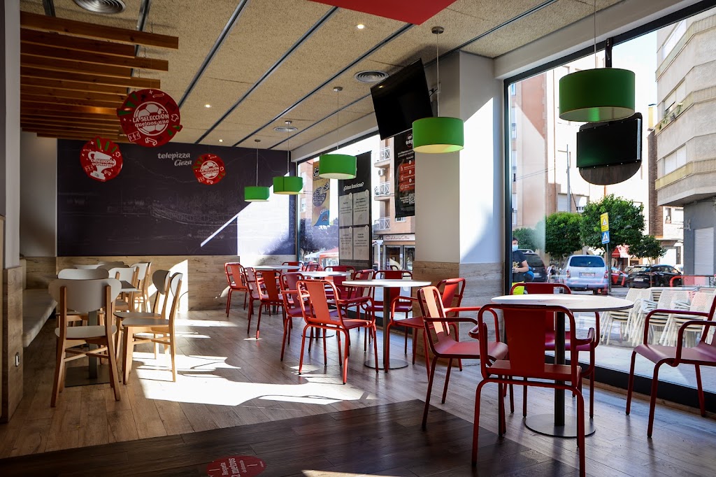 Telepizza Cieza - Pizza y Comida a Domicilio — Ambiente