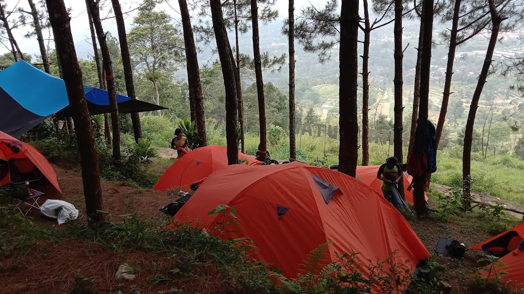 Watu Tumpeng Campsite