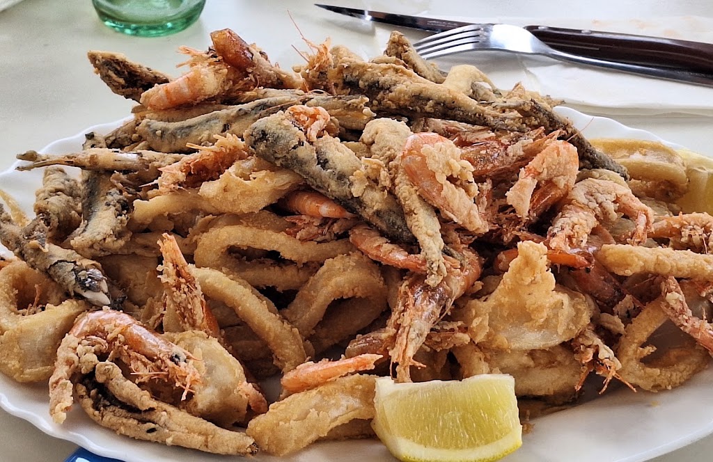 Bar casa Funes — Comida y bebida