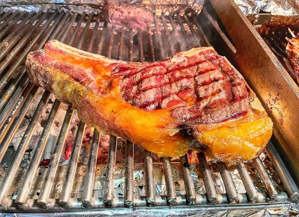 Restaurante La Txitxarreria — Comida y bebida