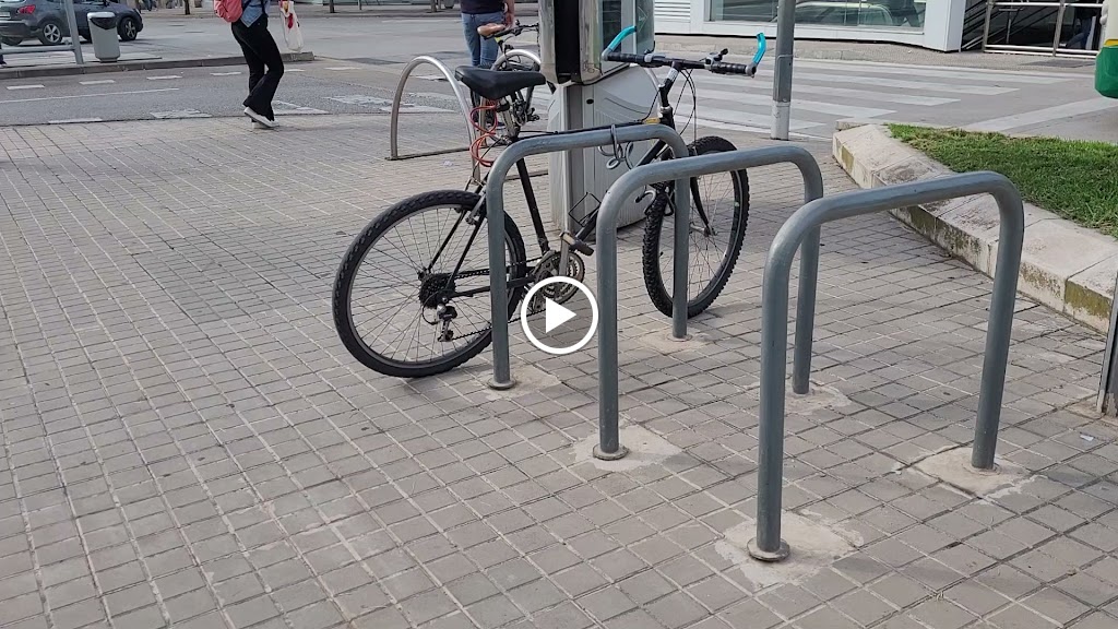 Aparcabicis plaza antoni lloch — Videos