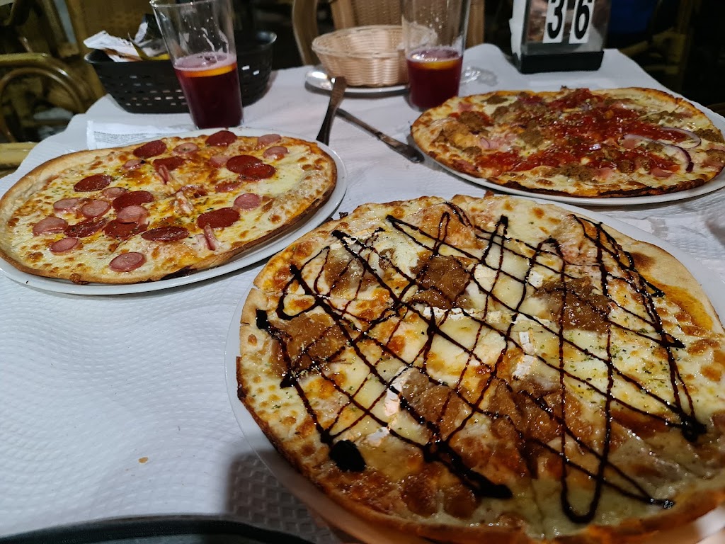 Restaurante Pizzeria Piamonte — Comida y bebida