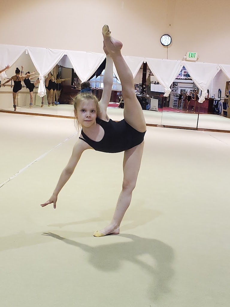  La Luna Rhythmic Gymnastics Academy