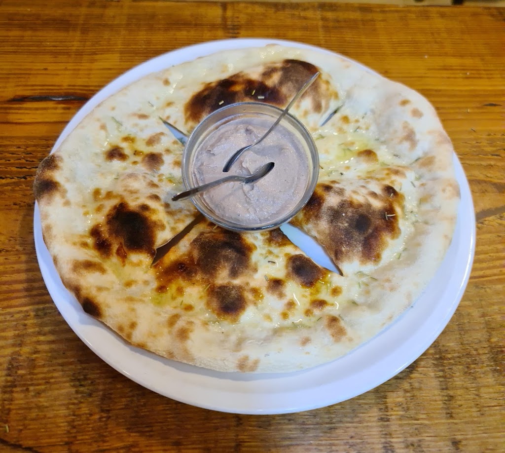Pizzeria Via Appia — Comida y bebida