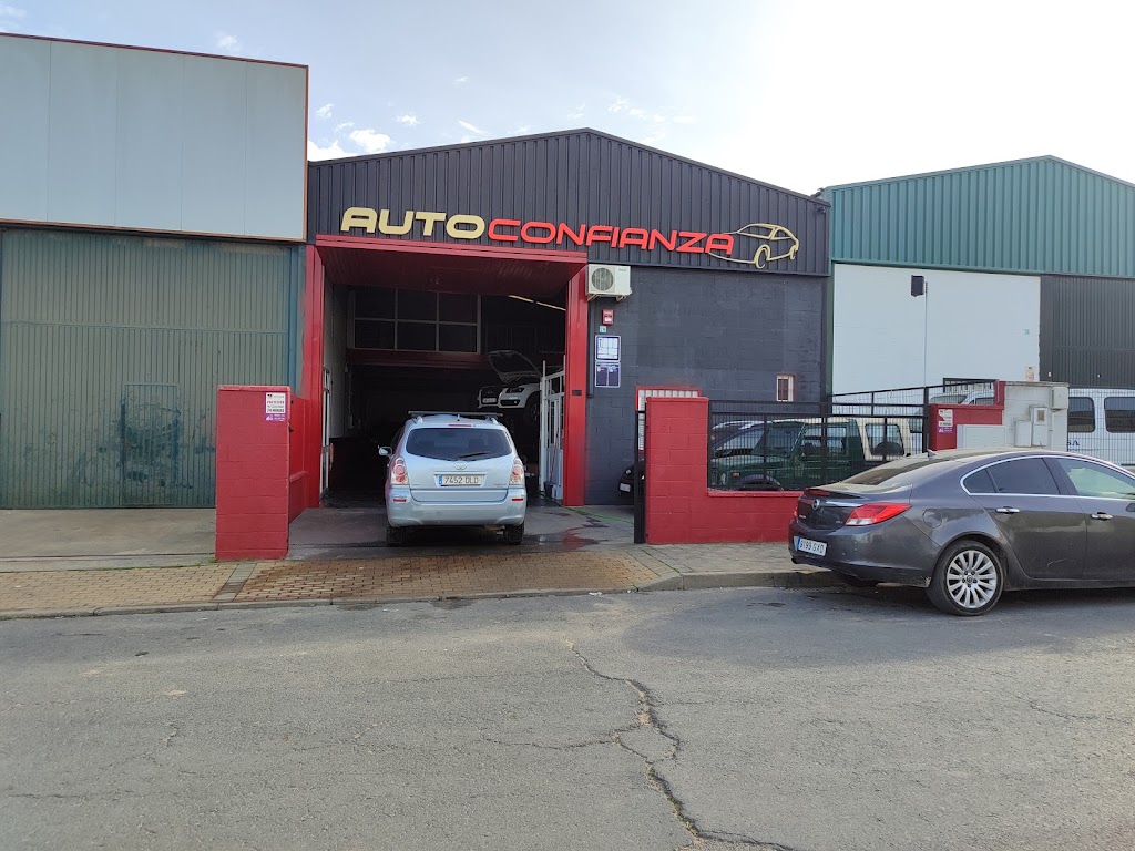 TALLERES ADRIAN — Exterior