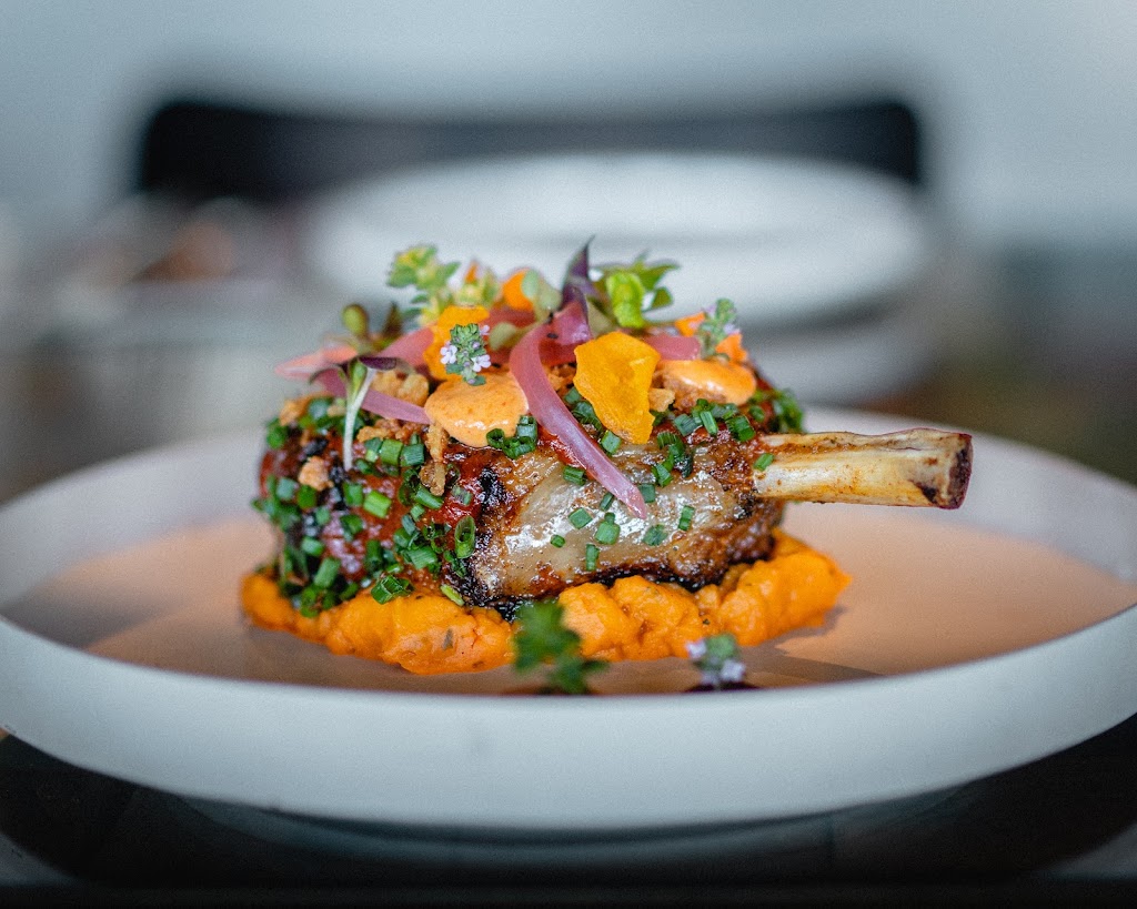 De LAB Beach Lounge — Comida y bebida