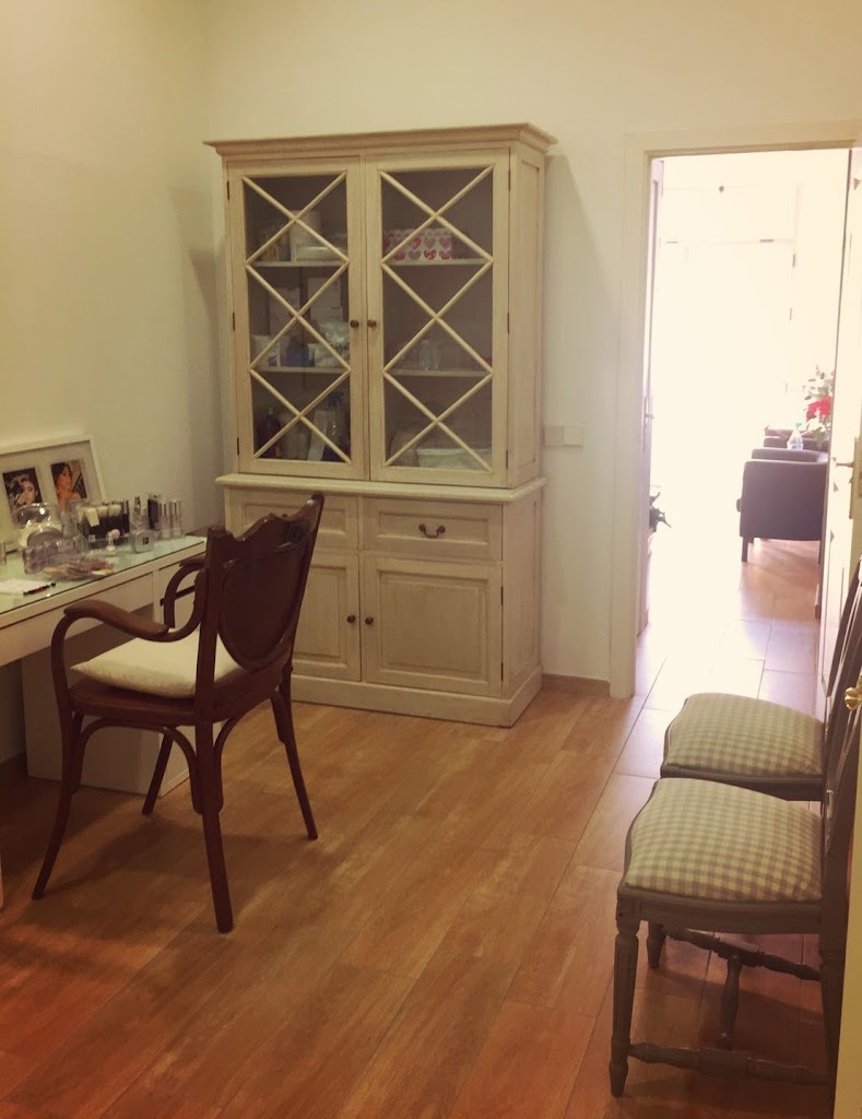 MARIANA ARANDA MAKE UP & NAILS — Interior