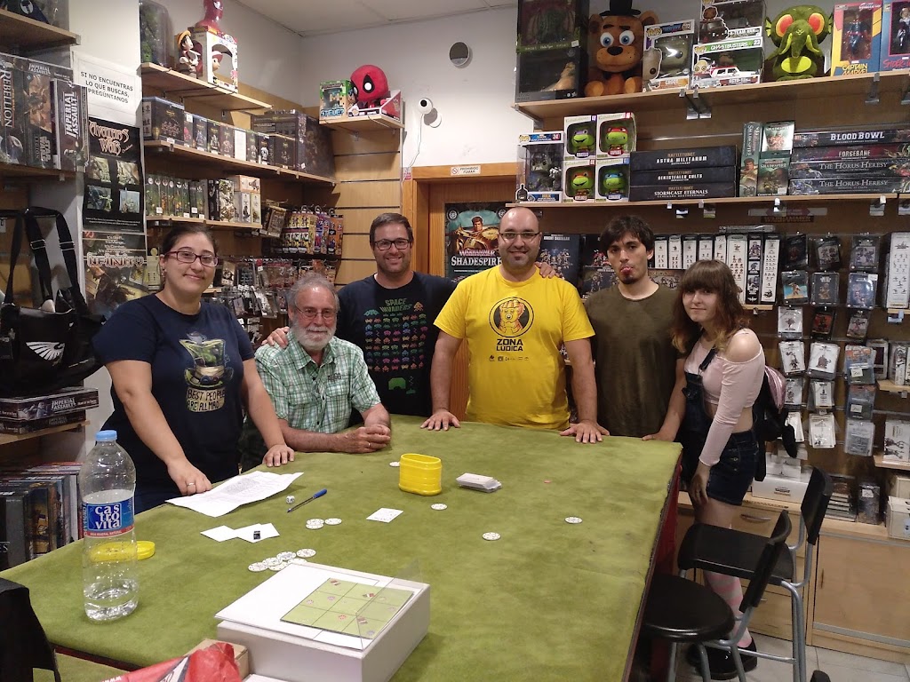 Foto 2 de Tienda de Juegos - E-MINIS la Linea