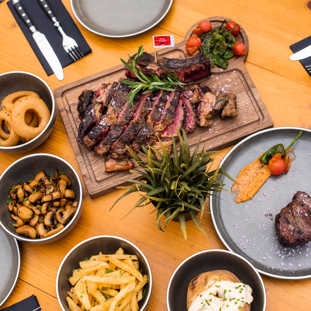 ANGUS Torrequebrada — Comida y bebida