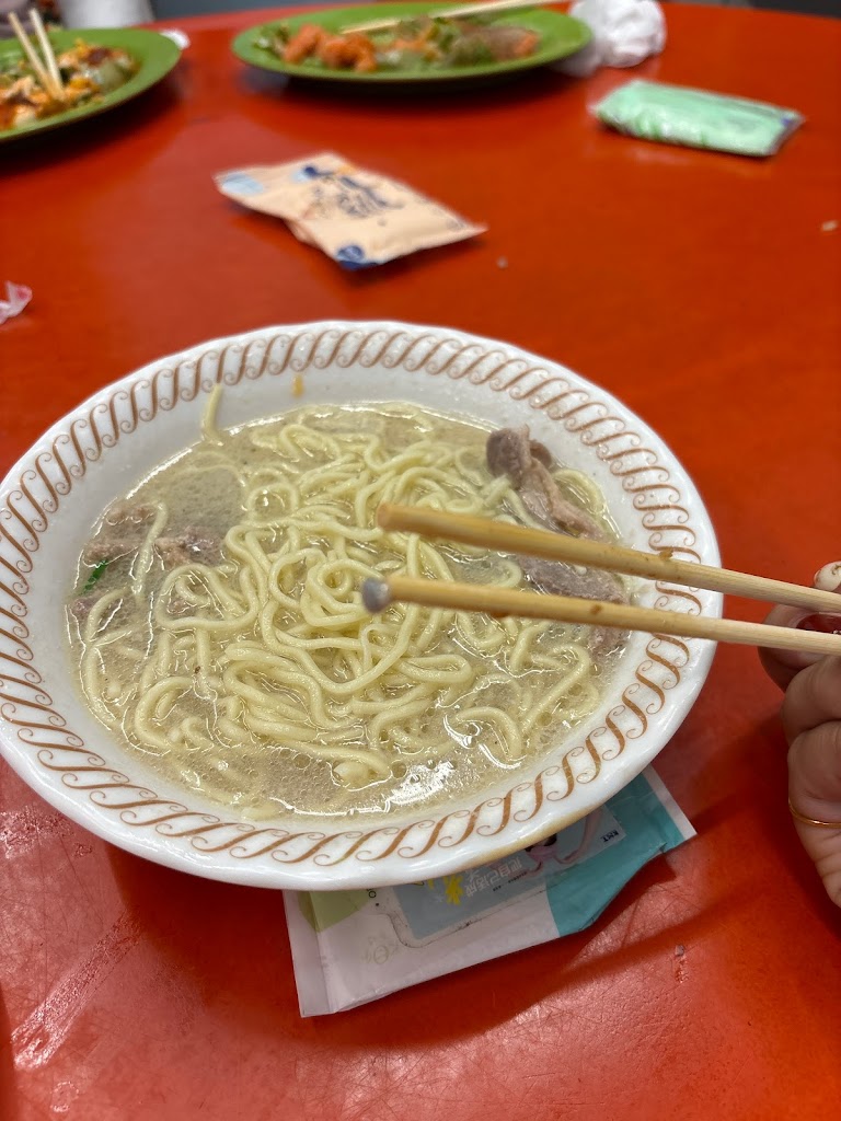 冷氣開放-本店不提供面紙-鴨肉飯.火雞肉飯（無路財神一帆風順） 的照片