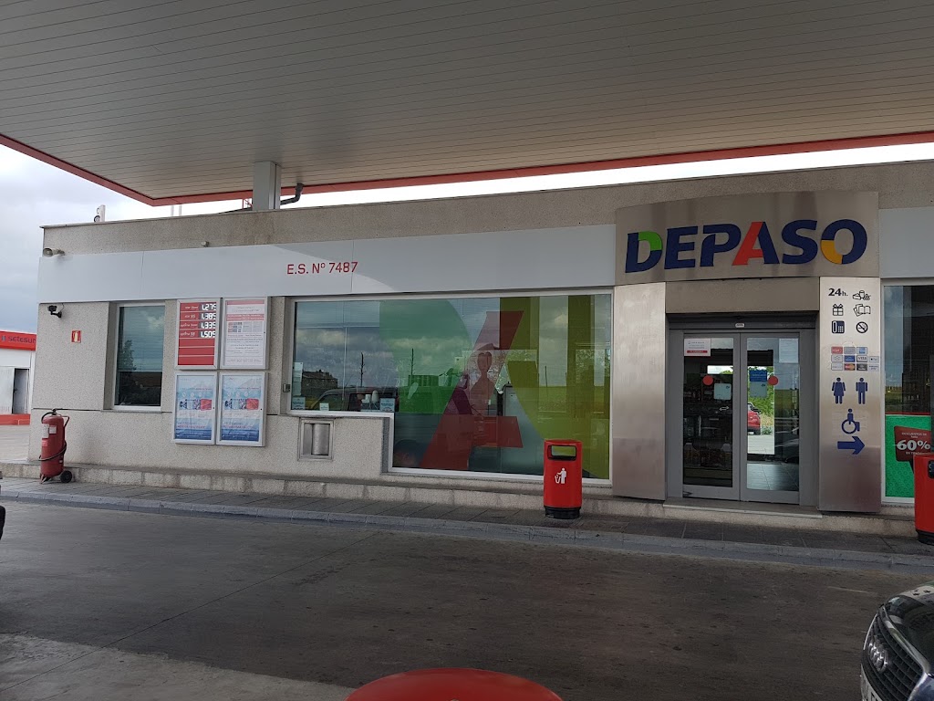 Estacion de servicio Cepsa — Exterior