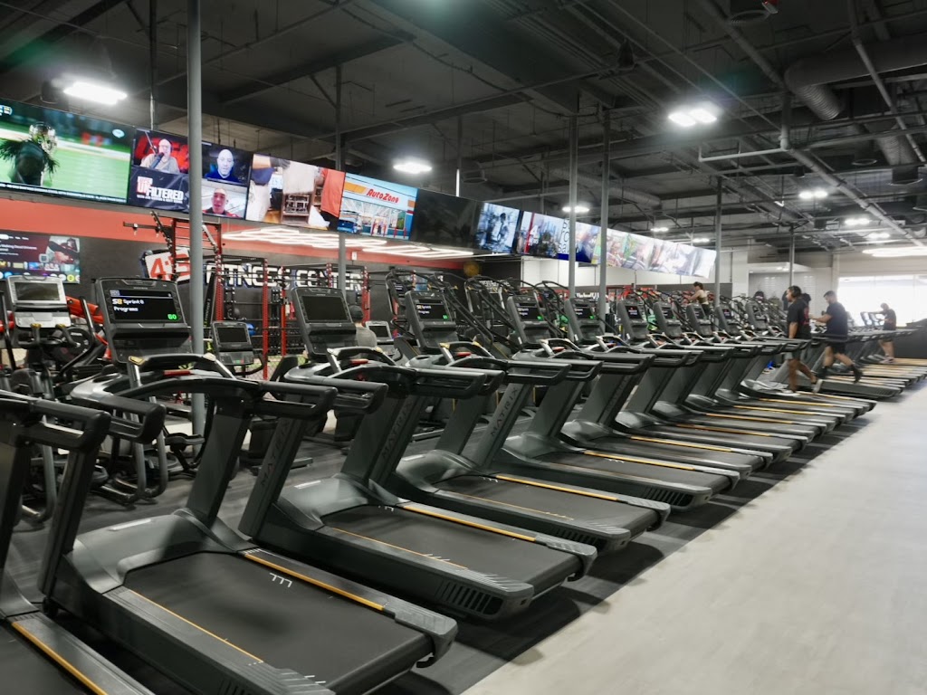  4:13 Fitness Center - Valley Plaza