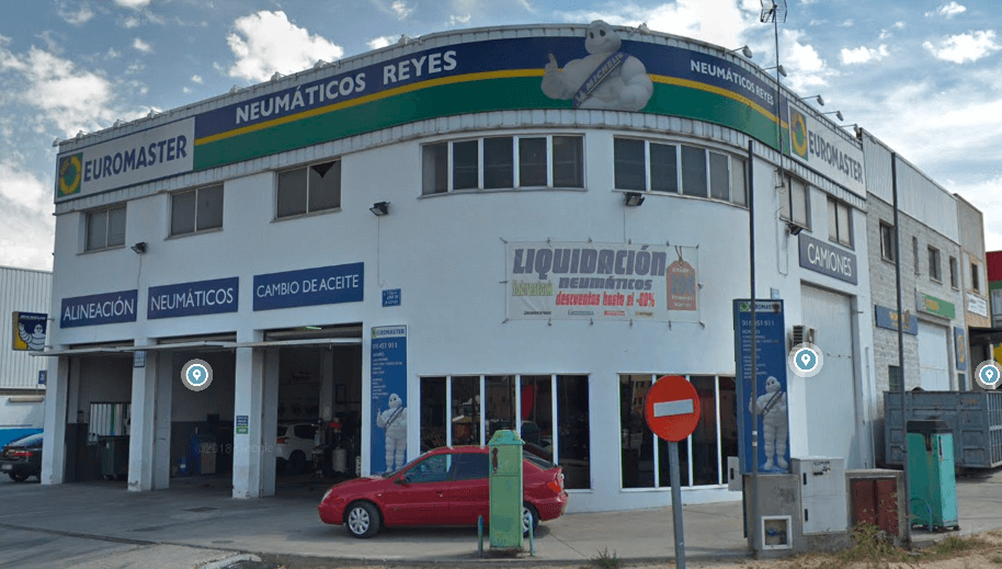 Repuestos Reyes - Taller Mostoles — Exterior