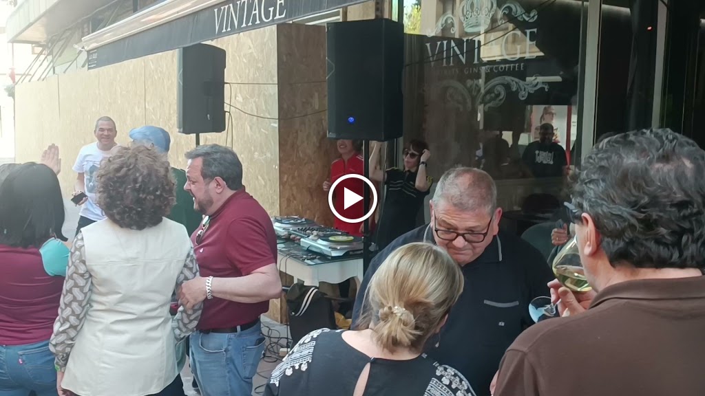 Bar Vintage — Videos