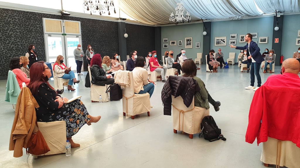 Aperi Mens, Centro de Desarrollo Personal y Profesional