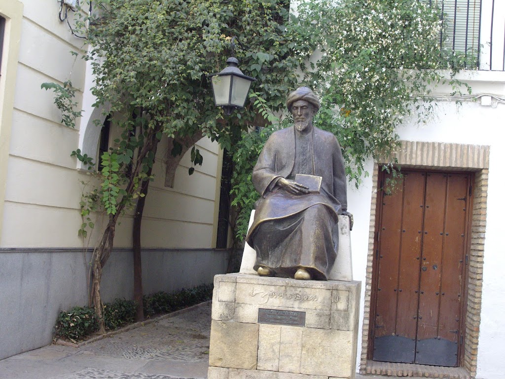 Estatua de Maimonides