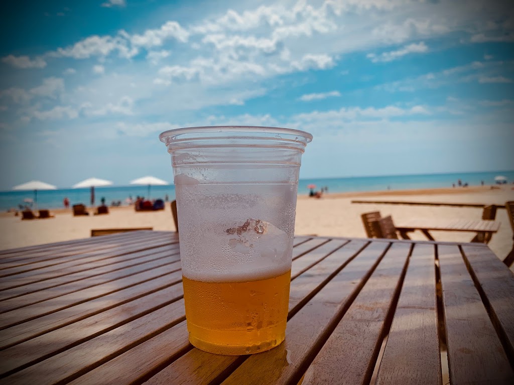 Lounge The Two Beach Club