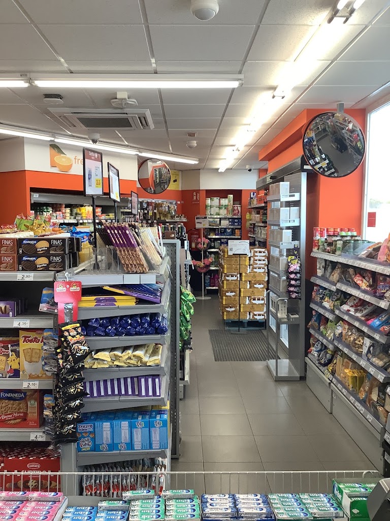 Estacion de servicio Cepsa — Interior