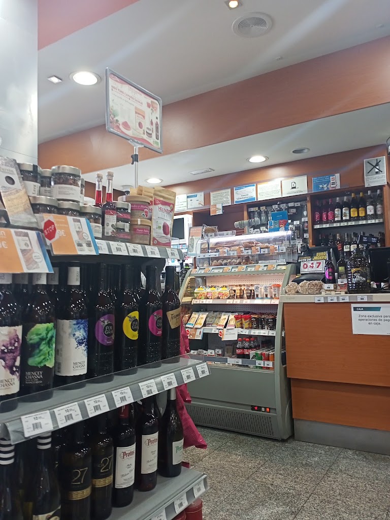 Estacion de Servicio Repsol — Interior