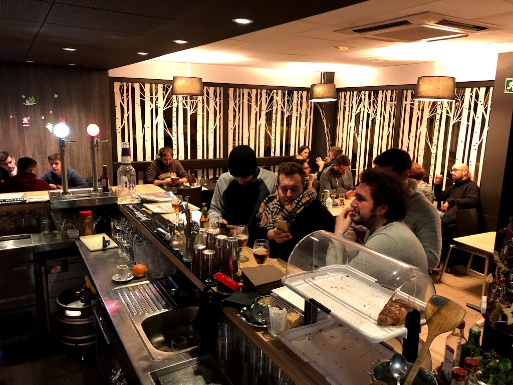 Bar Restaurant L'Art — Ambiente