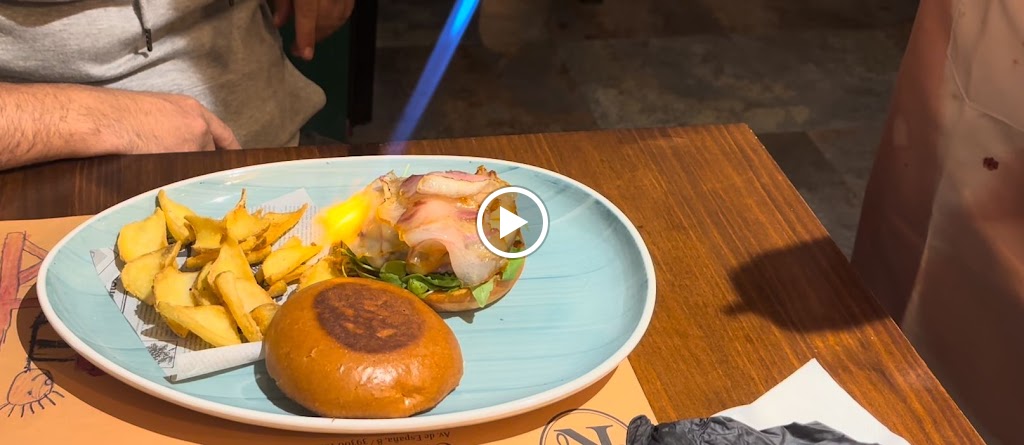 Cafeteria Kuman — Videos