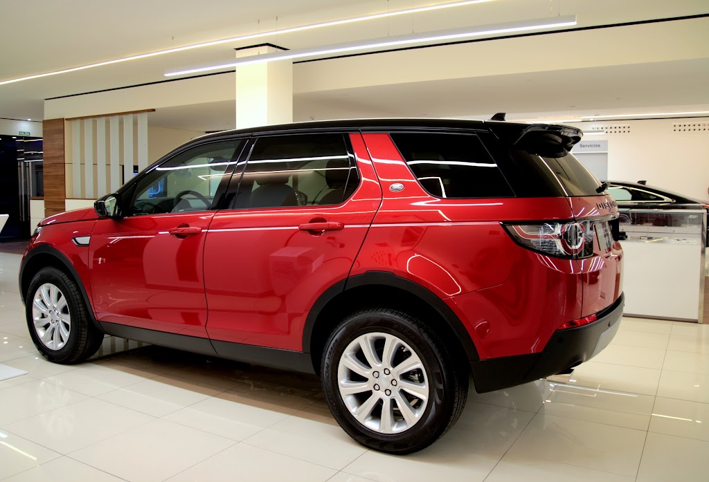Concesionario Oficial Land Rover | Auto Salon 4x4 — Interior