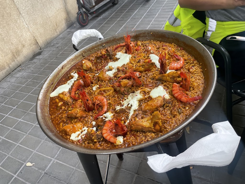 Bar Traga Traga — Comida y bebida
