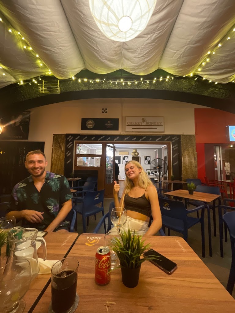 Cheeky Monkey — Ambiente