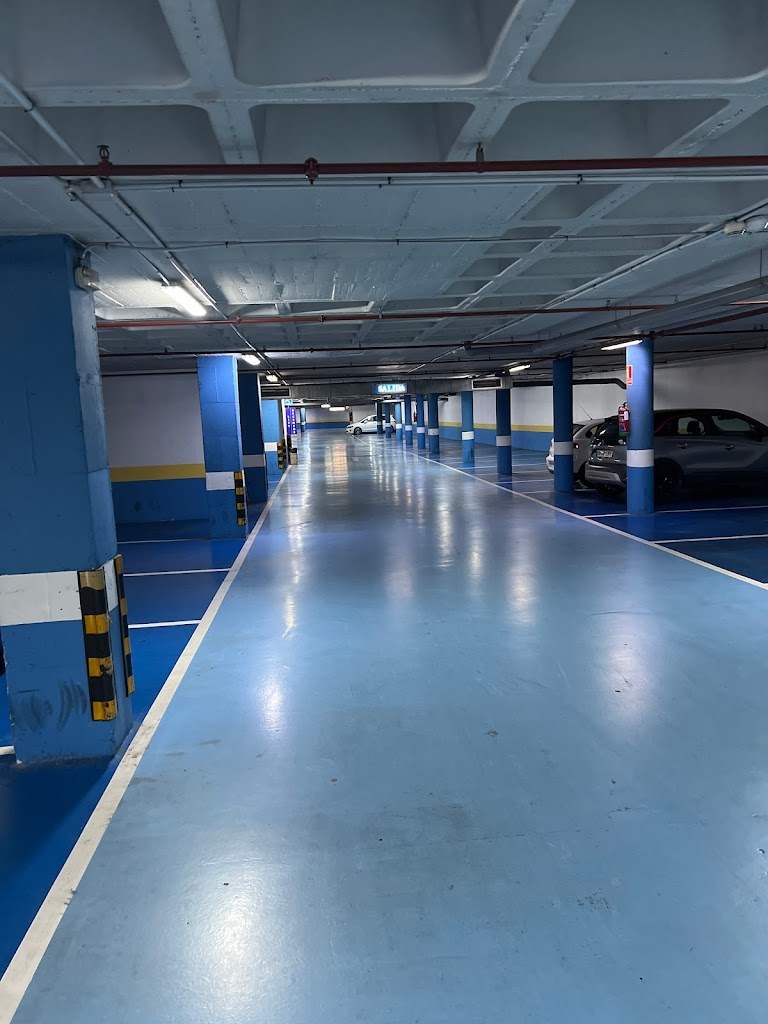 Av de Jose Banus Garage