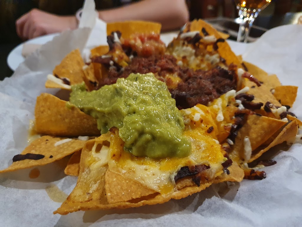 Cerveceria Templo — Comida y bebida