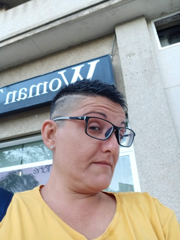 Womans Peluqueria & Estetica Unisex