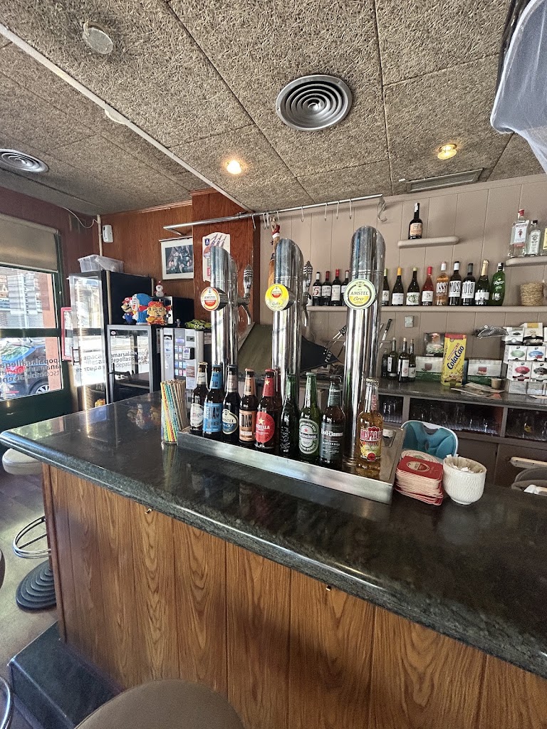 Cafeteria, Bar, Restaurant, N-II — Ambiente