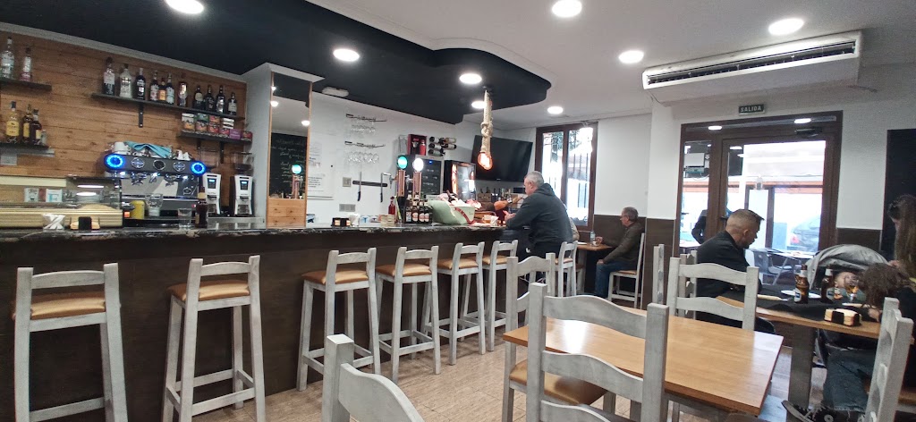 Mimi's Bar — Ambiente
