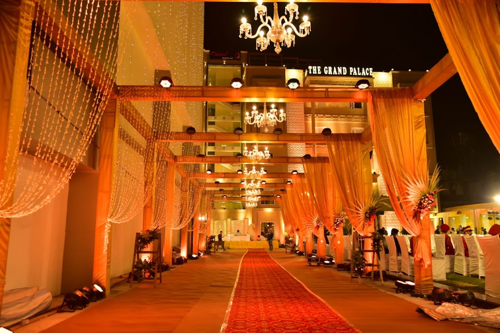 Hotel The Grand Palace