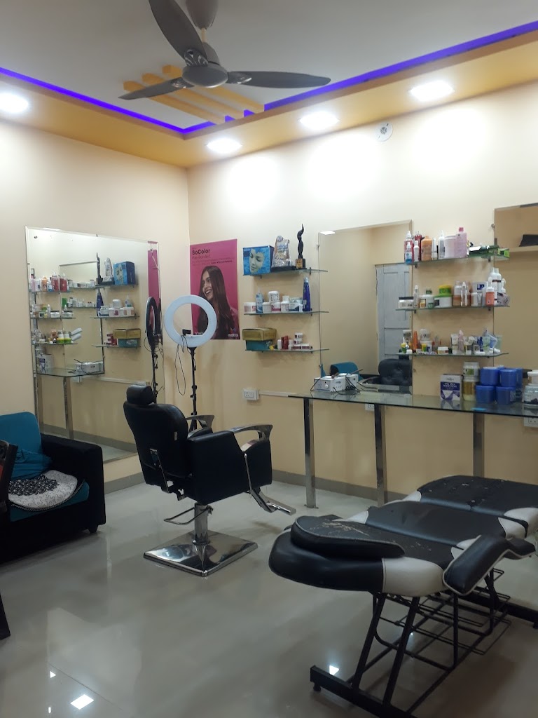 Haya Make Up Studio Parlour Academy