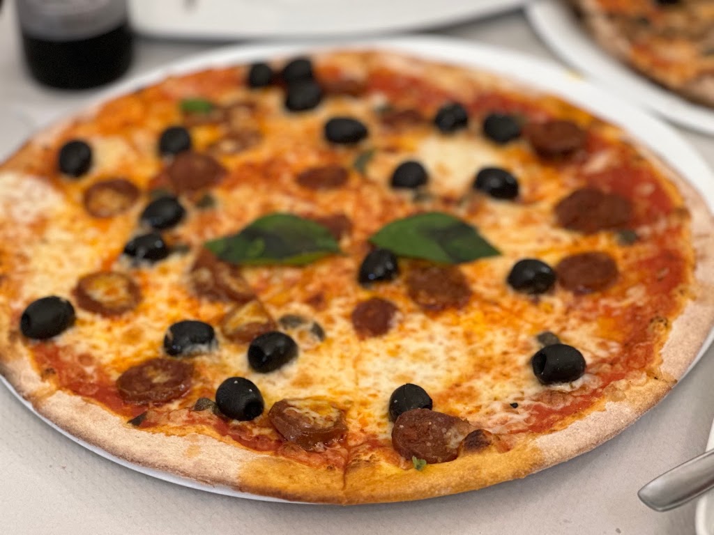 PIZZERIA EL CAPRICHO — Pizza