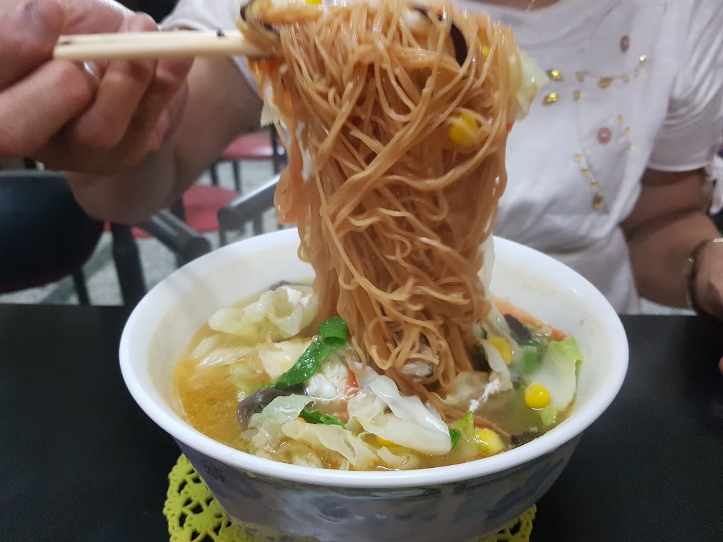 素食鍋燒麵總匯三明治 的照片