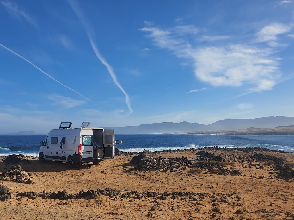 Alquiler de Autocaravanas Camper Isla de los Volcanes