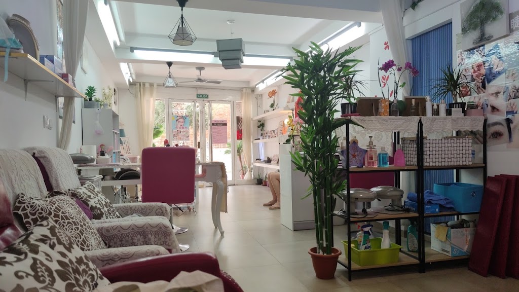 J & M nails & beauty salon — Interior
