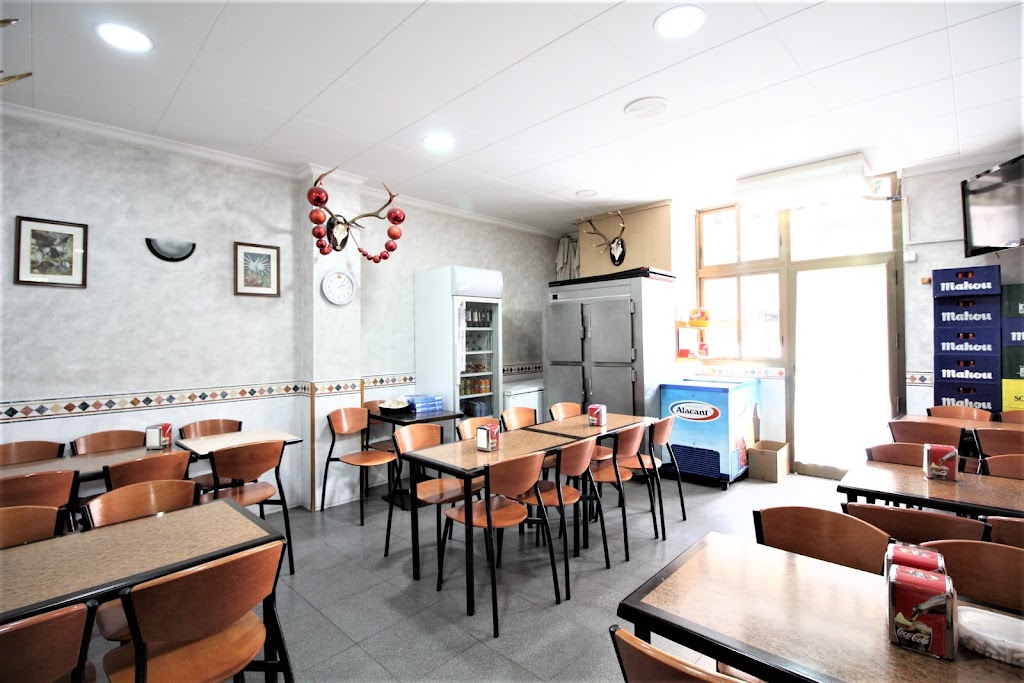 Canaries Bar-Restaurant